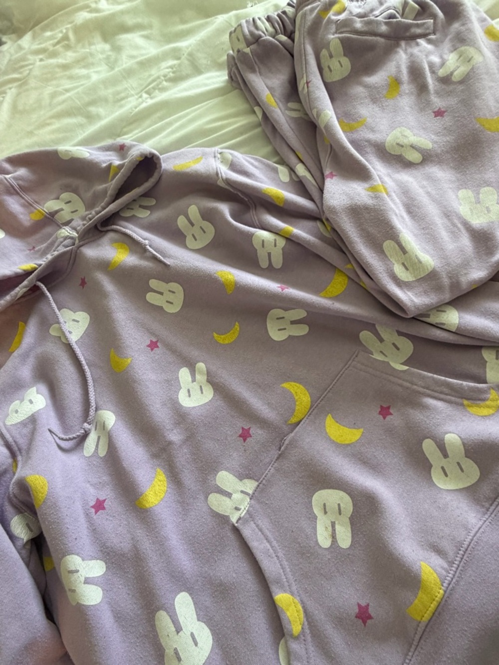 Box lunch Exclusive - Usagi futon bunny hoodie and jogger set !